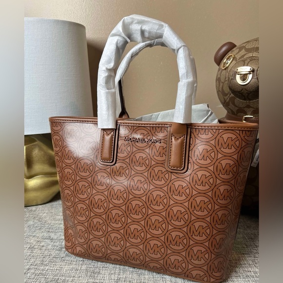 $99(NWT)Michael Kors Jodie Small Tote Bag In Signature Mk print - Picture 3 of 17